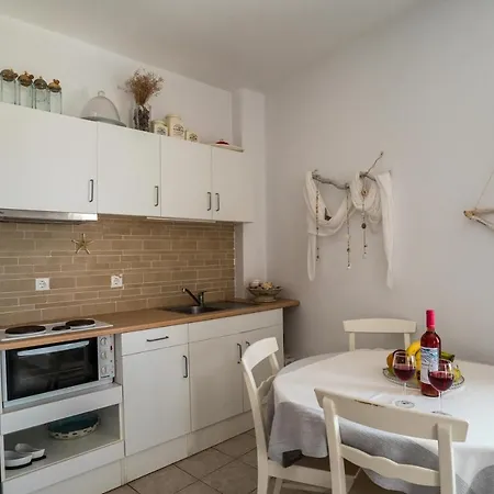 Appartement Plori And *