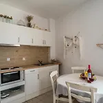 Apartamento Plori And *