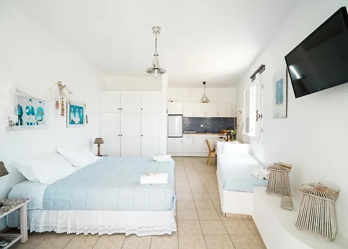 Plori And Lejlighed Aegiali